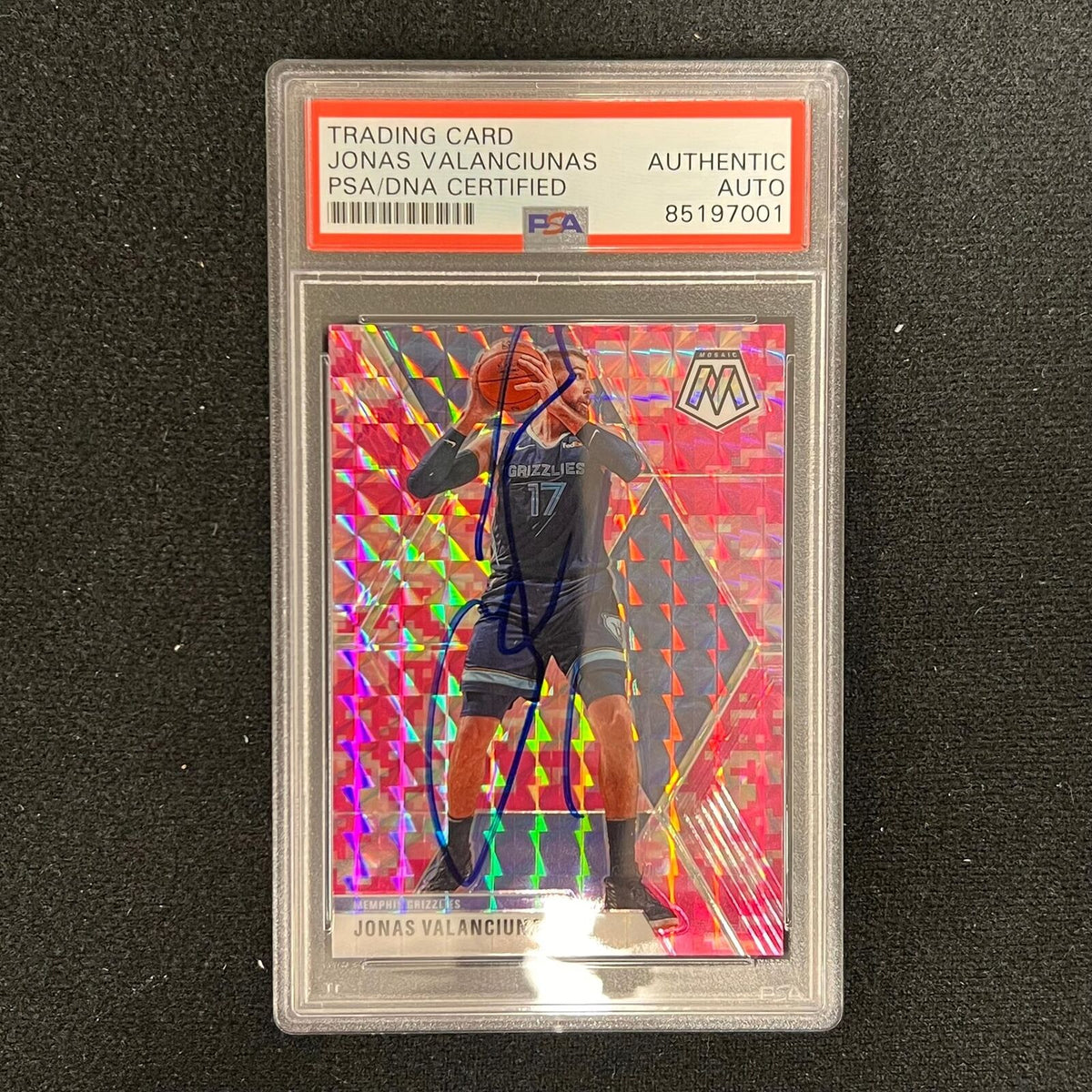2019-20 Panini Mosaic #86 Jonas Valanciunas Signed Card AUTO PSA/DNA Grizzli