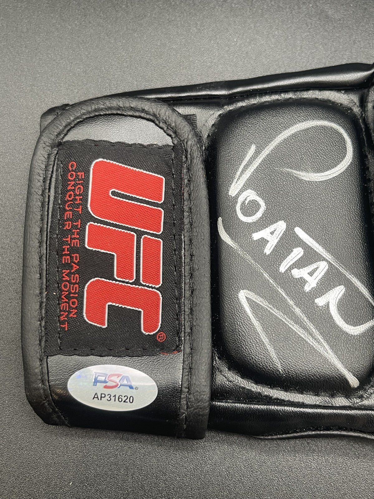 Alex Pereira Signed UFC Glove PSA Autographed