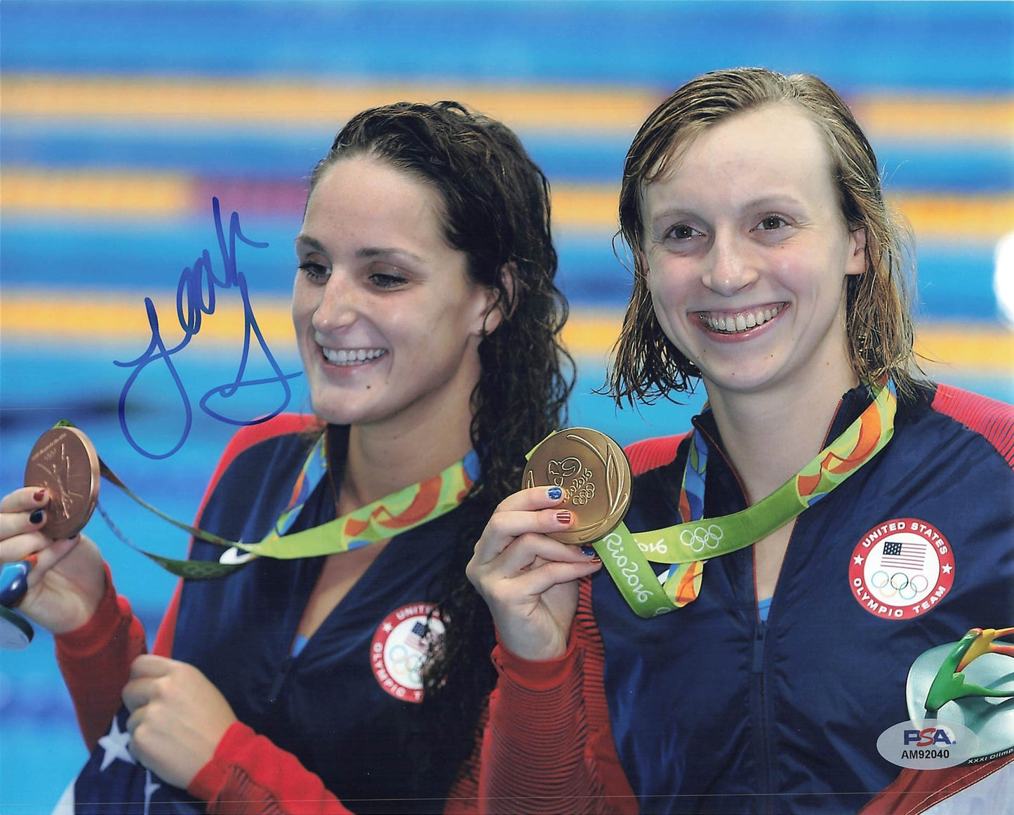 Leah Smith signed 8x10 photo PSA/DNA Autographed