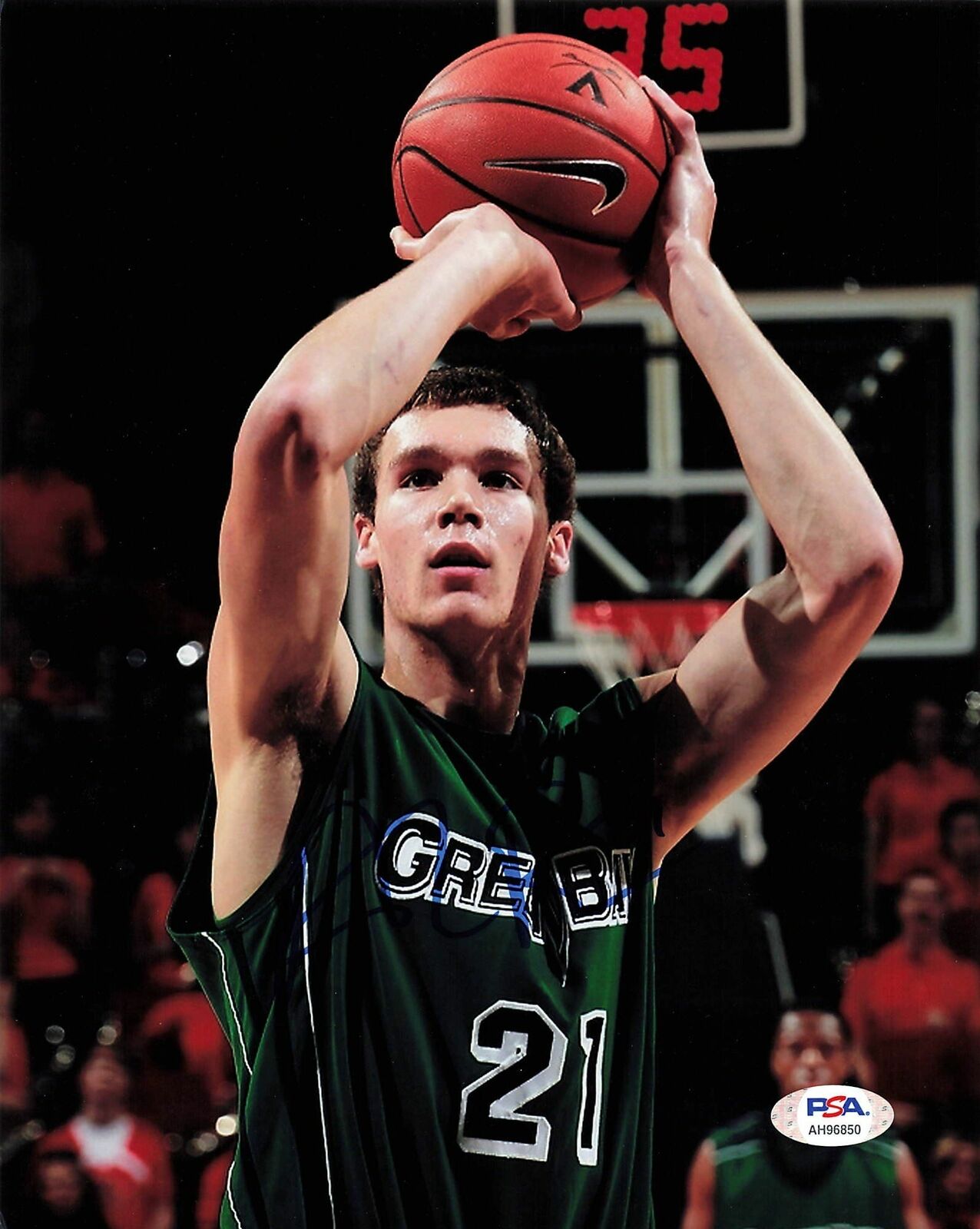 Alec Brown signed 8x10 photo PSA/DNA University of Wisconsin Green Bay Autograph