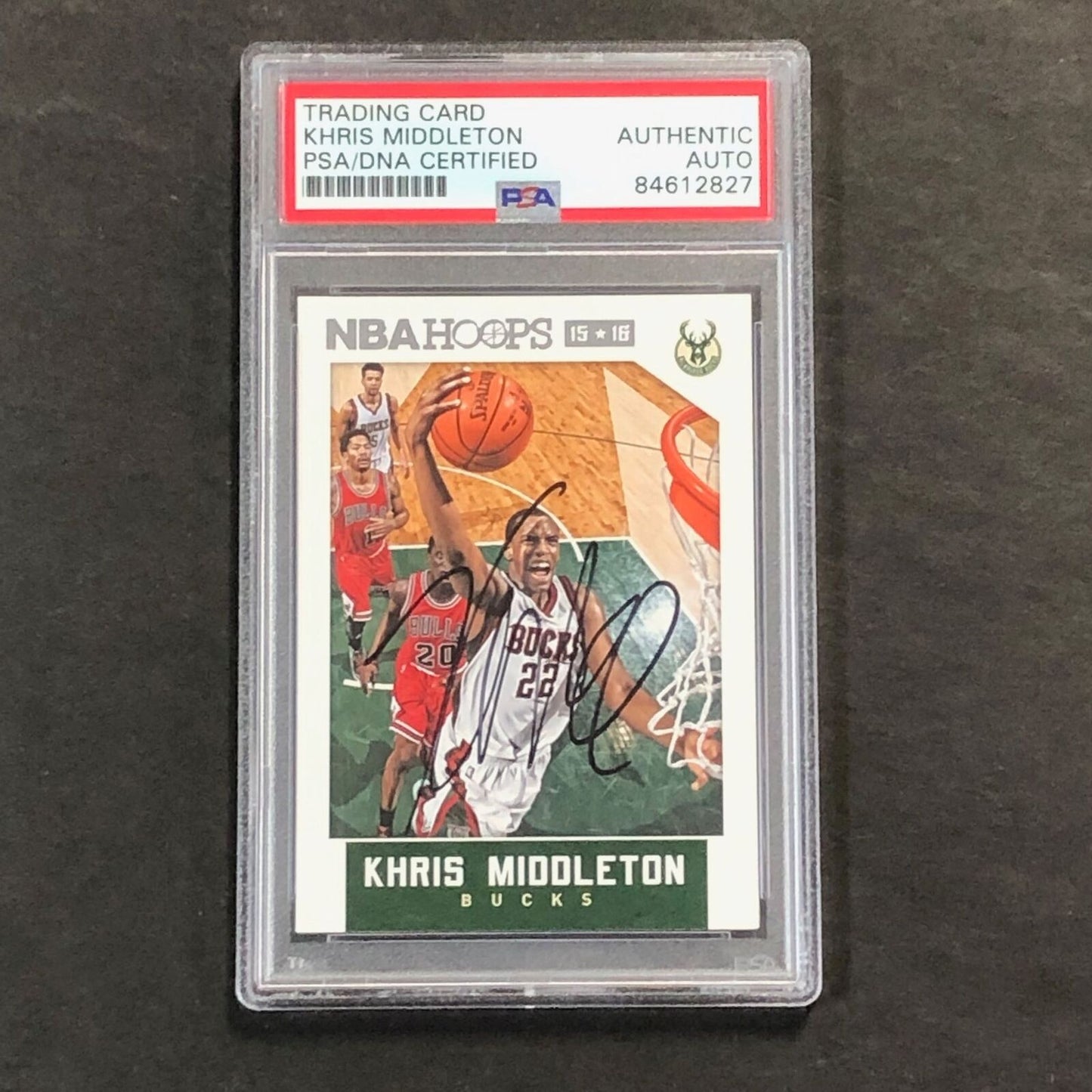 2015-16 NBA Hoops #142 Khris Middleton Signed Card AUTO PSA/DNA Slabbed Bucks