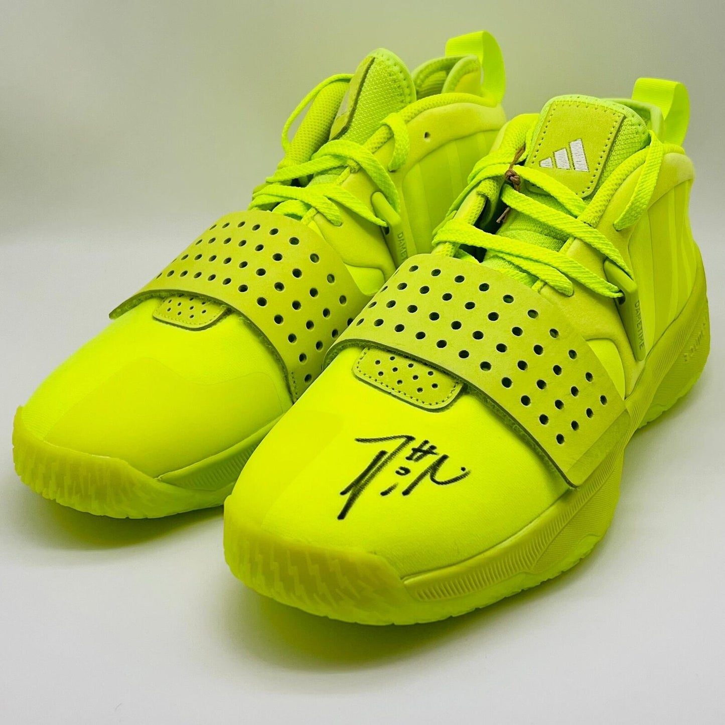 Damian Lillard signed Adidas Player Exclusive Shoes DAME 8 EXTPLY PSA/DNA AUTO B