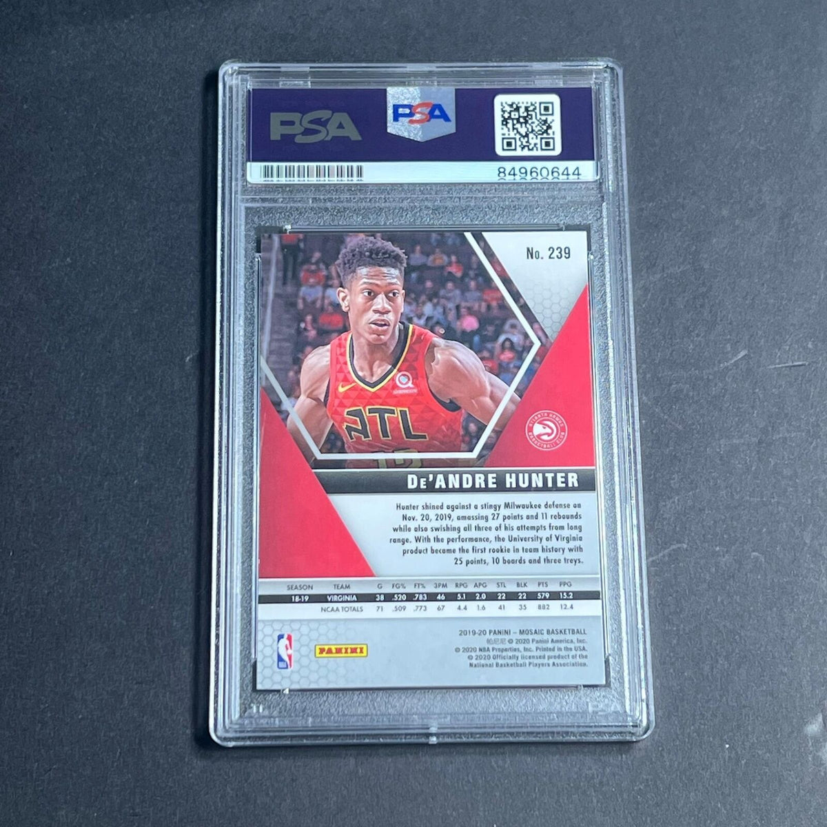 2019-20 Panini Mosaic #239 De'Andre Hunter Signed Card AUTO PSA/DNA Slabbed Hawk
