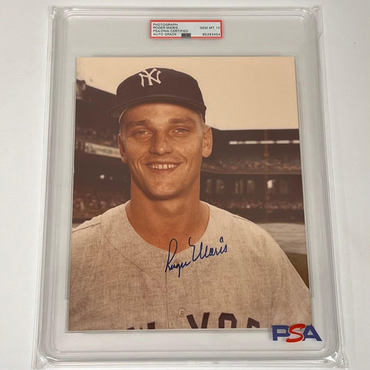 Roger Maris Signed 8x10 Photo PSA Encapsulated Auto Grade Gem Mint 10 Yankees