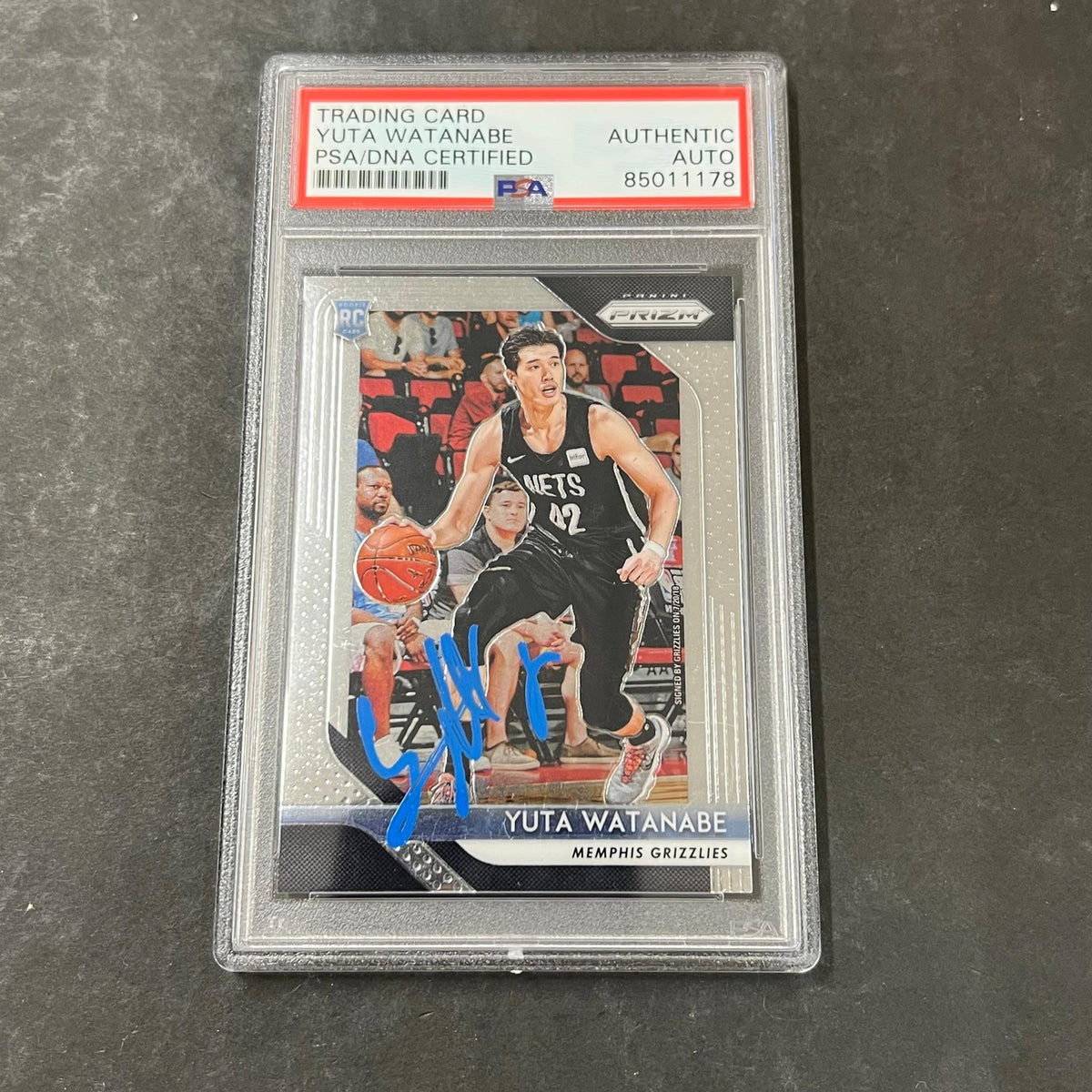 2018-19 Panini Prizm  #146 Yuta Watanabe signed Auto Card PSA/DNA Slabbed RC Gri