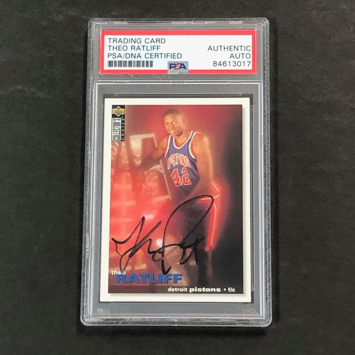 1995-96 Collector's Choice #305 Theo Ratliff Signed Card AUTO PSA Slabbed Piston