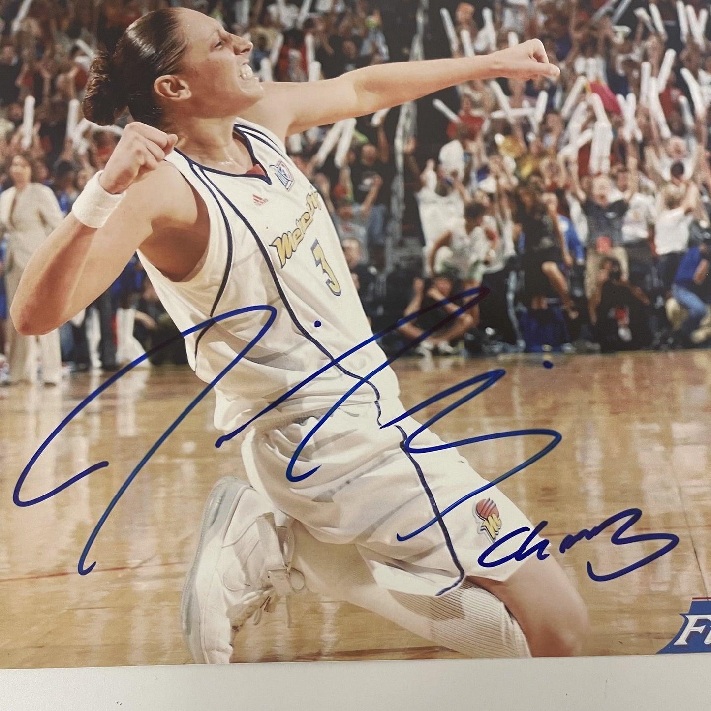 Diana Taurasi Signed 11x14 Photo PSA Phoenix Mercury