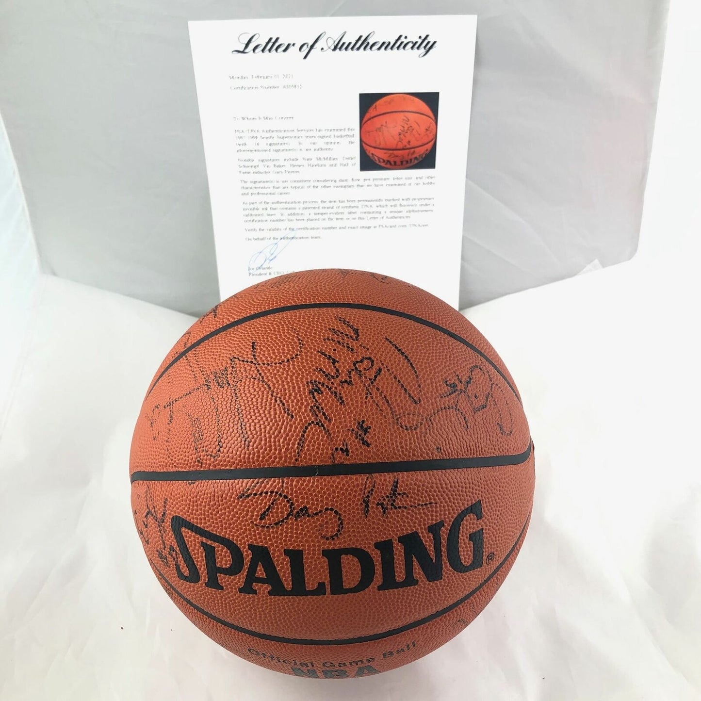 1997-98 Seattle Supersonics Team Signed Basketball PSA/DNA Autographed