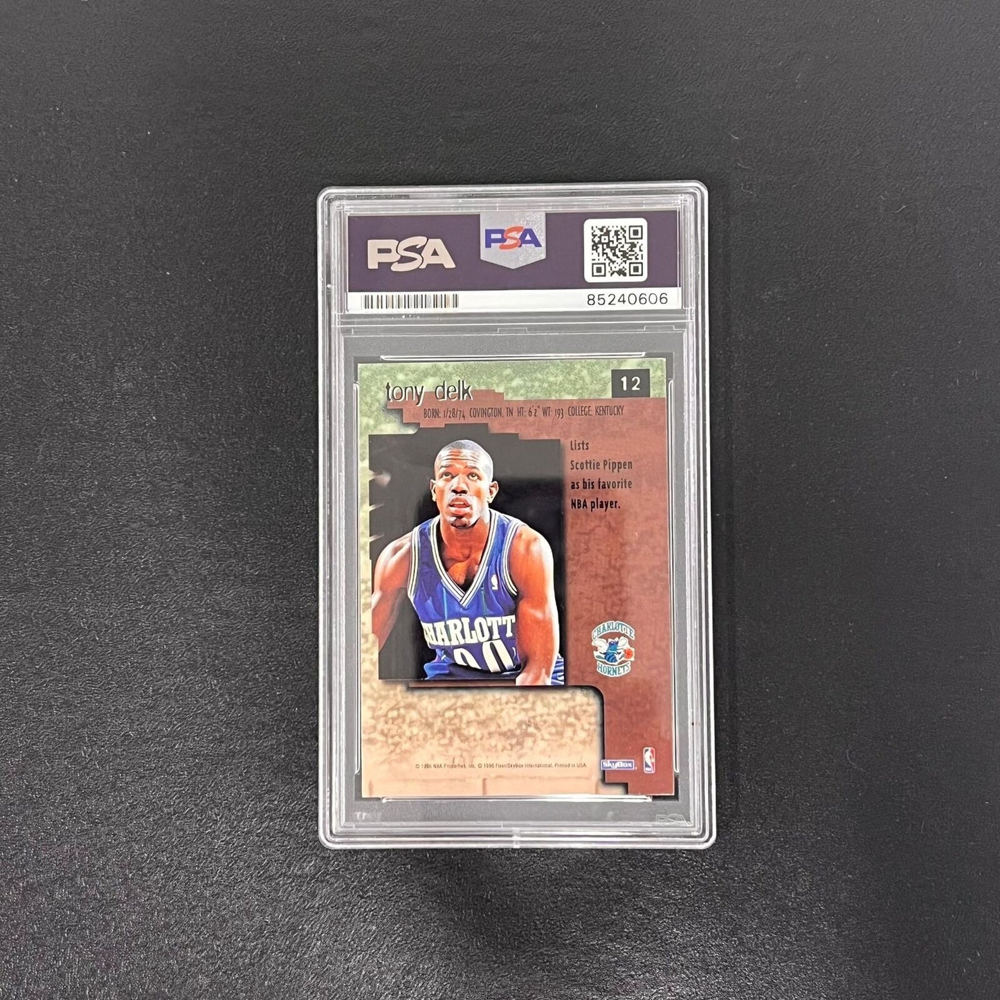 1996-97 Skybox #12 Tony Delk Signed Card AUTO PSA/DNA Slabbed Hornets