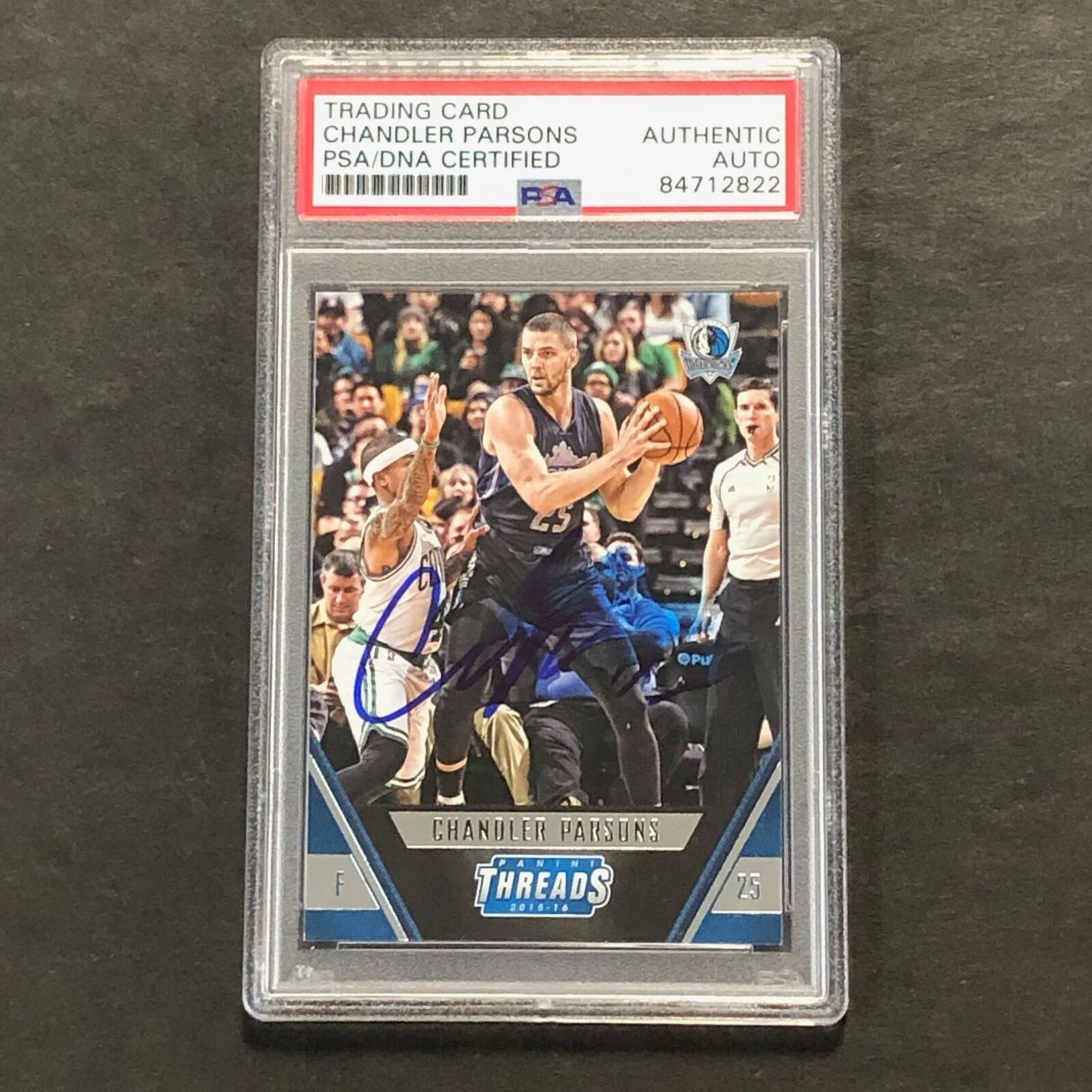 2015-16 Panini Threads #36 Chandler Parsons Signed Card AUTO PSA/DNA Slabbed Mav