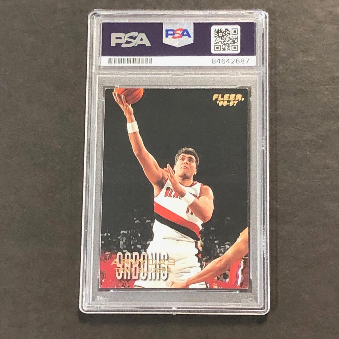 1996-97 Fleer #90 ARVYDAS SABONIS Signed Card AUTO PSA Slabbed Trail Blazers