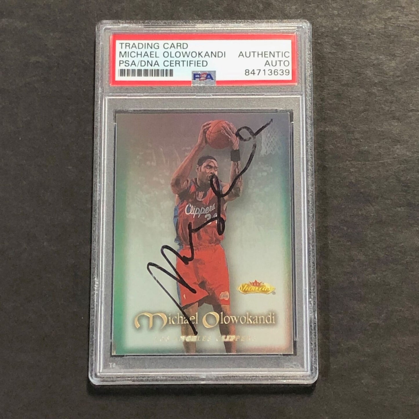 2000-01 Fleer Showcasing #29 Michael Olowokandi Signed Card AUTO PSA Slabbed Cli