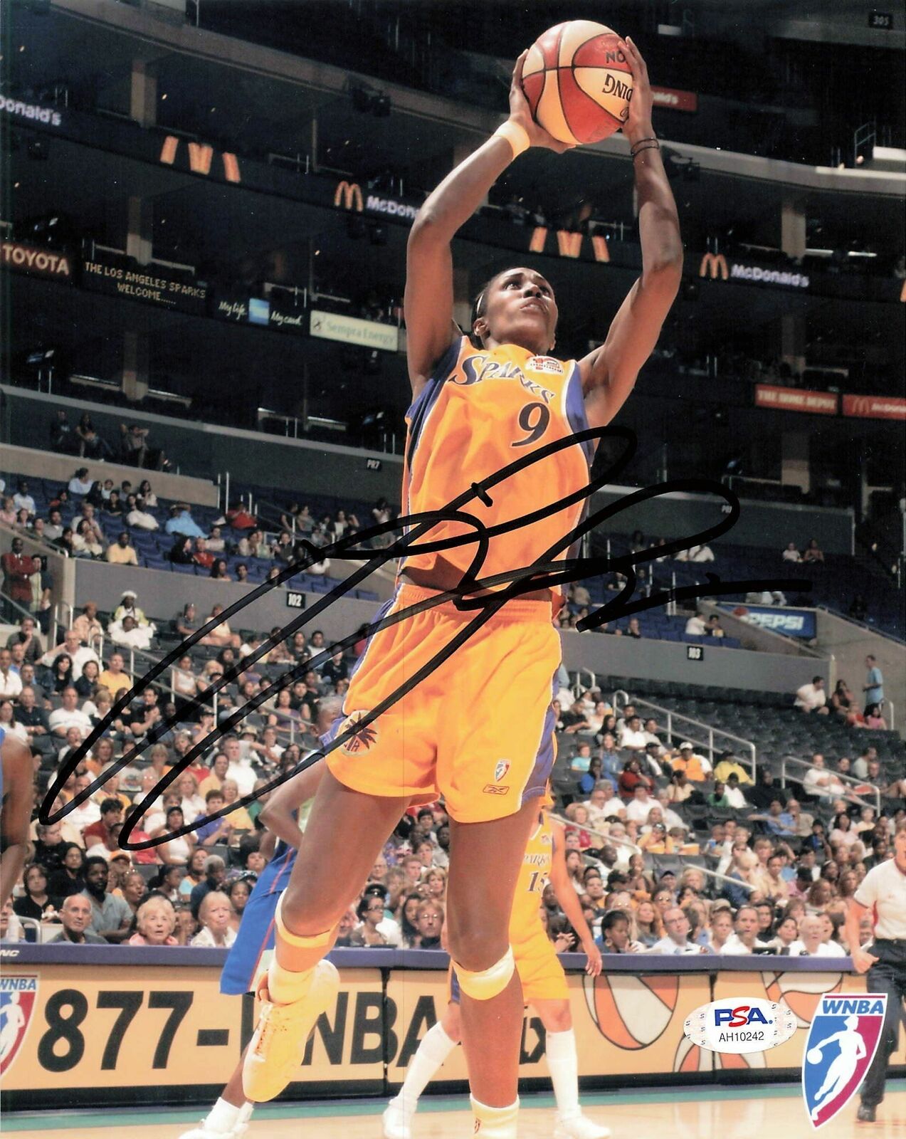 Lisa Leslie Signed 8x10 Photo PSA/DNA Autographed Los Angeles Sparks