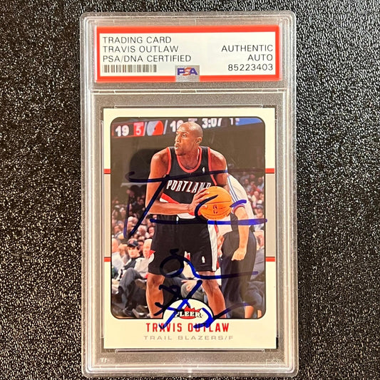 2006-07 NBA Fleer #25 Travis Outlaw Signed Card AUTO PSA Slabbed Portland Trail