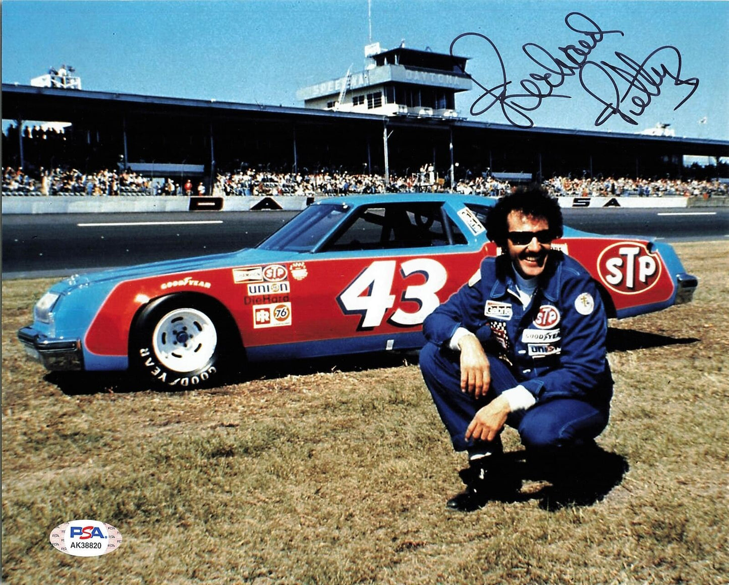 RICHARD PETTY Signed 8x10 Photograph PSA Autographed Racing Cars