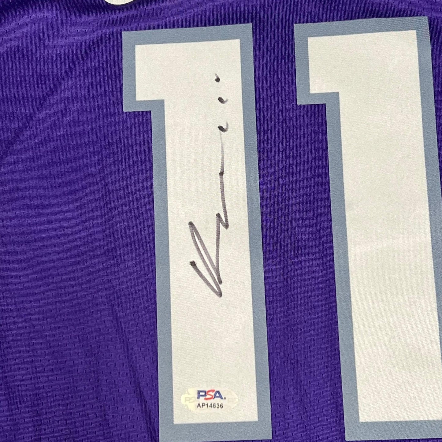 Domantas Sabonis signed jersey PSA/DNA Sacramento Kings Autographed