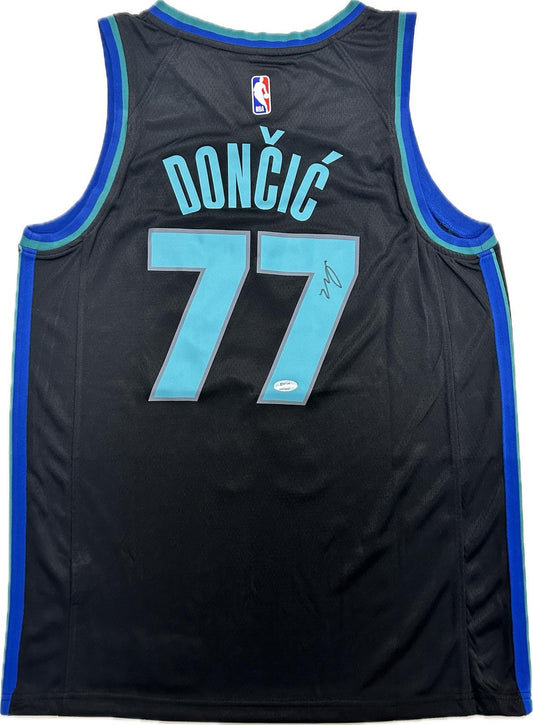 Luka Doncic signed jersey PSA/DNA Auto Grade 10 Dallas Mavericks Autographed