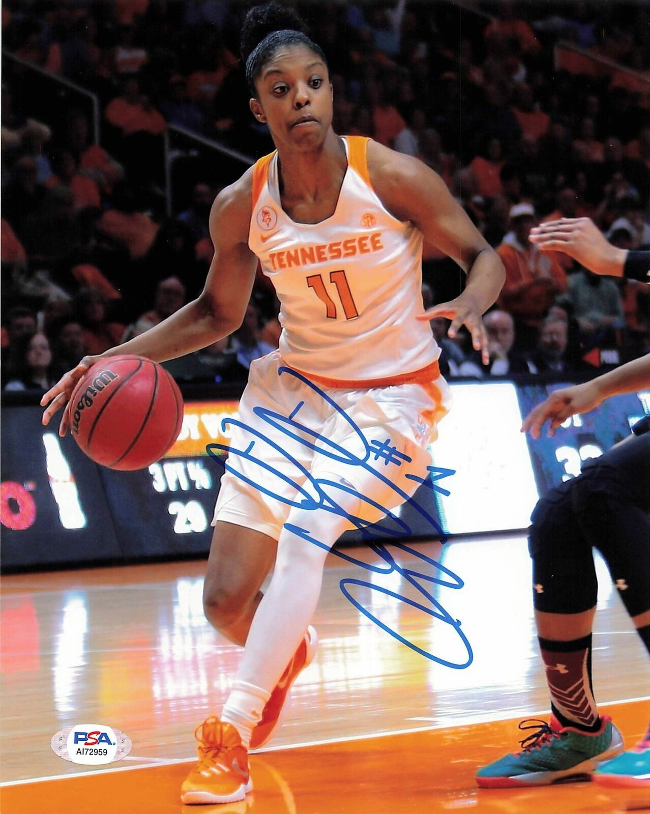 DIAMOND DeSHIELDS signed 8x10 photo PSA/DNA Tennessee Autographed