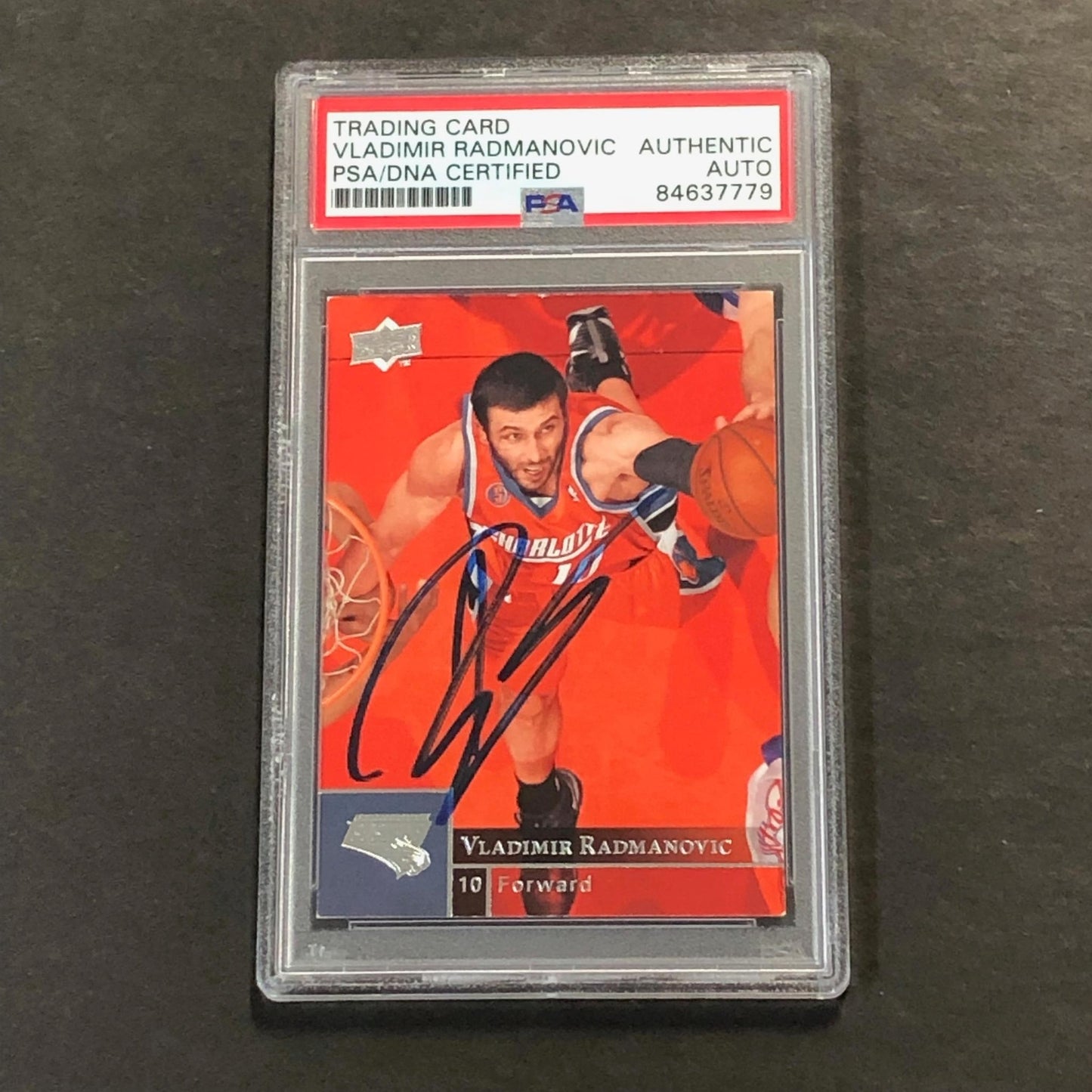 2009-10 Upper Deck Basketball #20 Vladimir Radmanovic Signed Card AUTO PSA Slabb