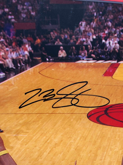 LeBron James Signed 16x20 Photo Upper Deck PSA/DNA Auto Grade 9 Framed