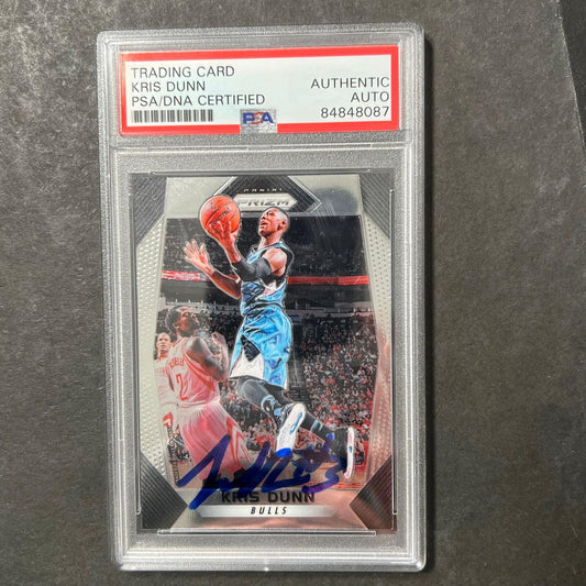 2017-18 PANINI PRIZM #242 KRIS DUNN Signed Card AUTO PSA Slabbed Bulls