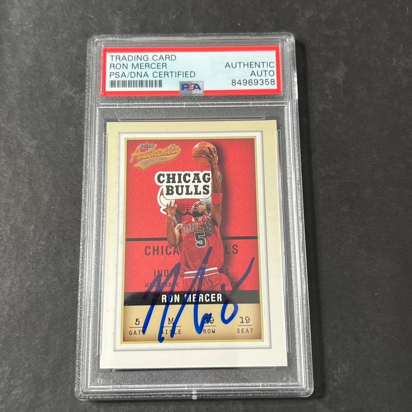 2001-02 Fleer #29 Ron Mercer Signed Card AUTO PSA Slabbed Bulls