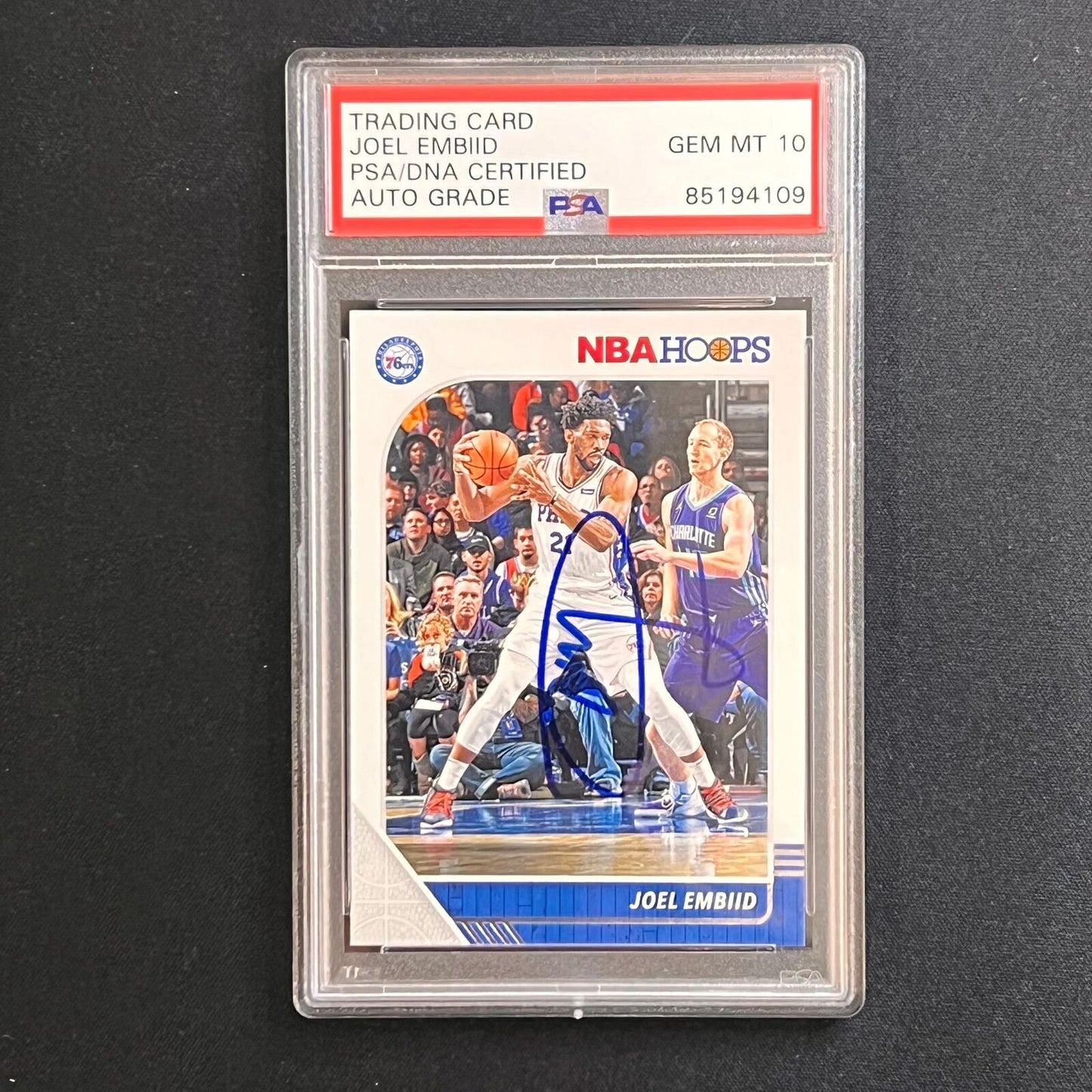 2019-20 Panini Hoops #145 Joel Embiid signed card PSA/DNA Philadelphia 76ers AUT