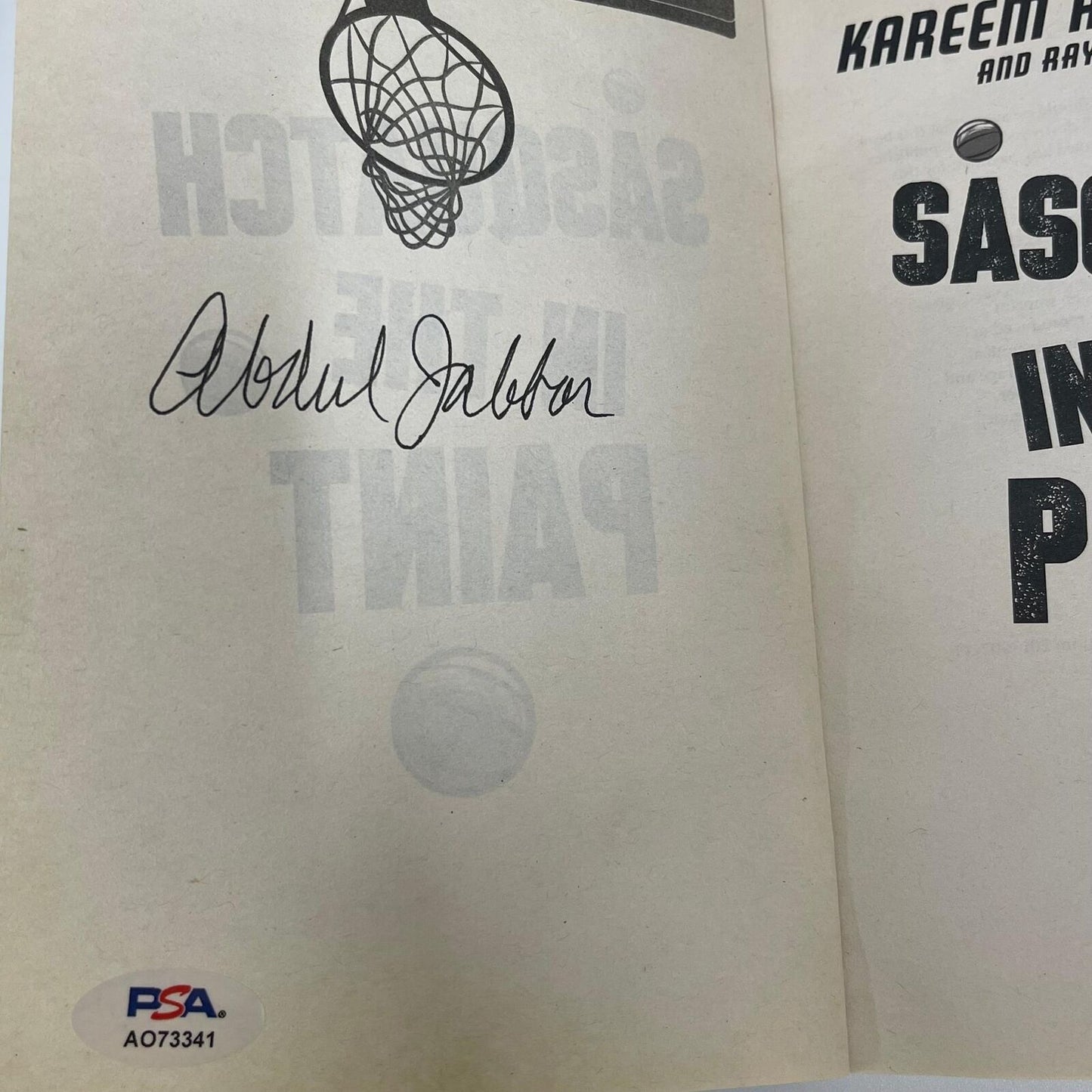 Kareem Abdul-Jabbar signed Book PSA/DNA Sasquatch in the Paint Autographed