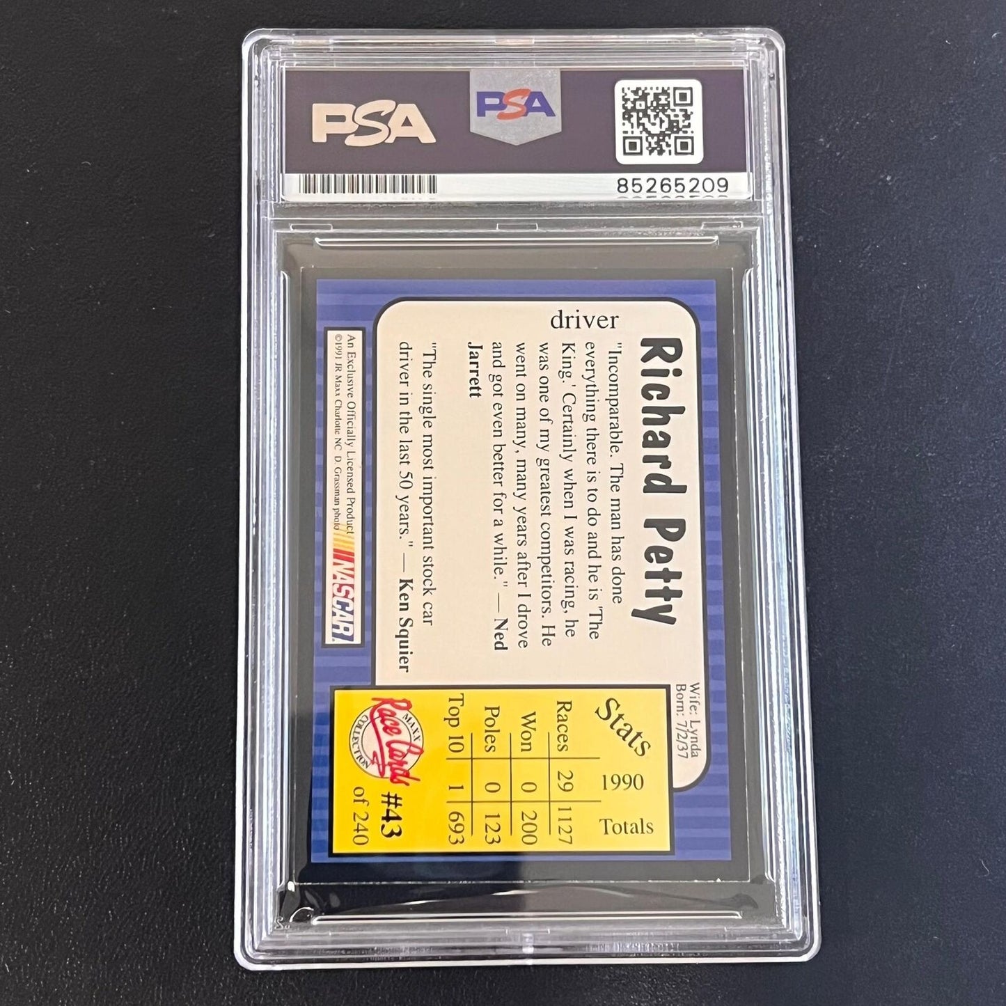 1991 MAXX Memorable Moment #43 Richard Petty Signed Card AUTO PSA Slabbed Nascar