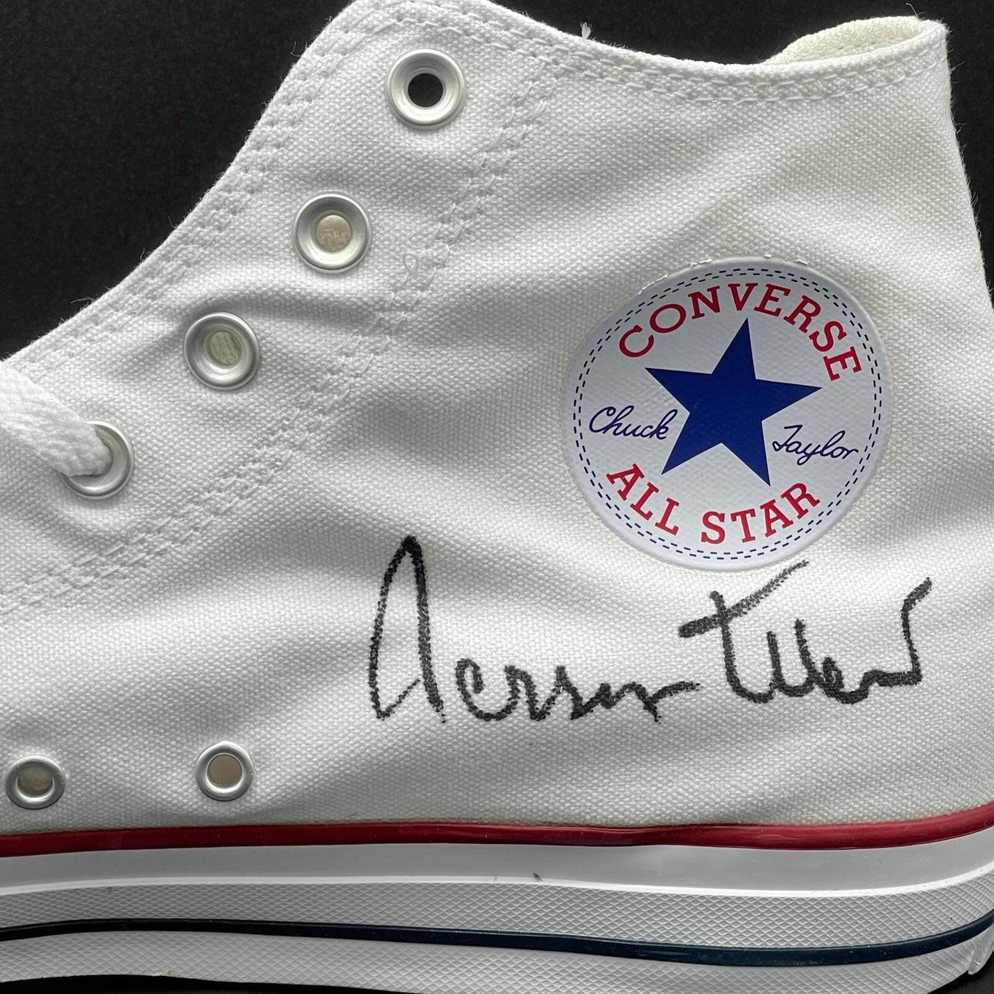 Jerry West signed Converse Chuck Taylor Right Shoe PSA/DNA Los Angeles Lakers