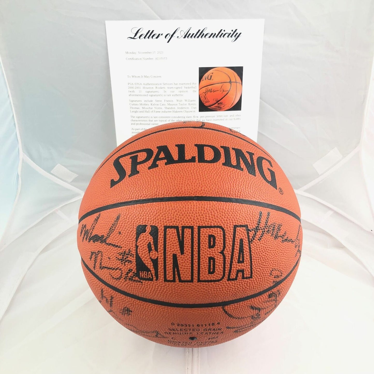 2000-2001 Houston Rockets Team Signed Basketball PSA/DNA Olajuwon