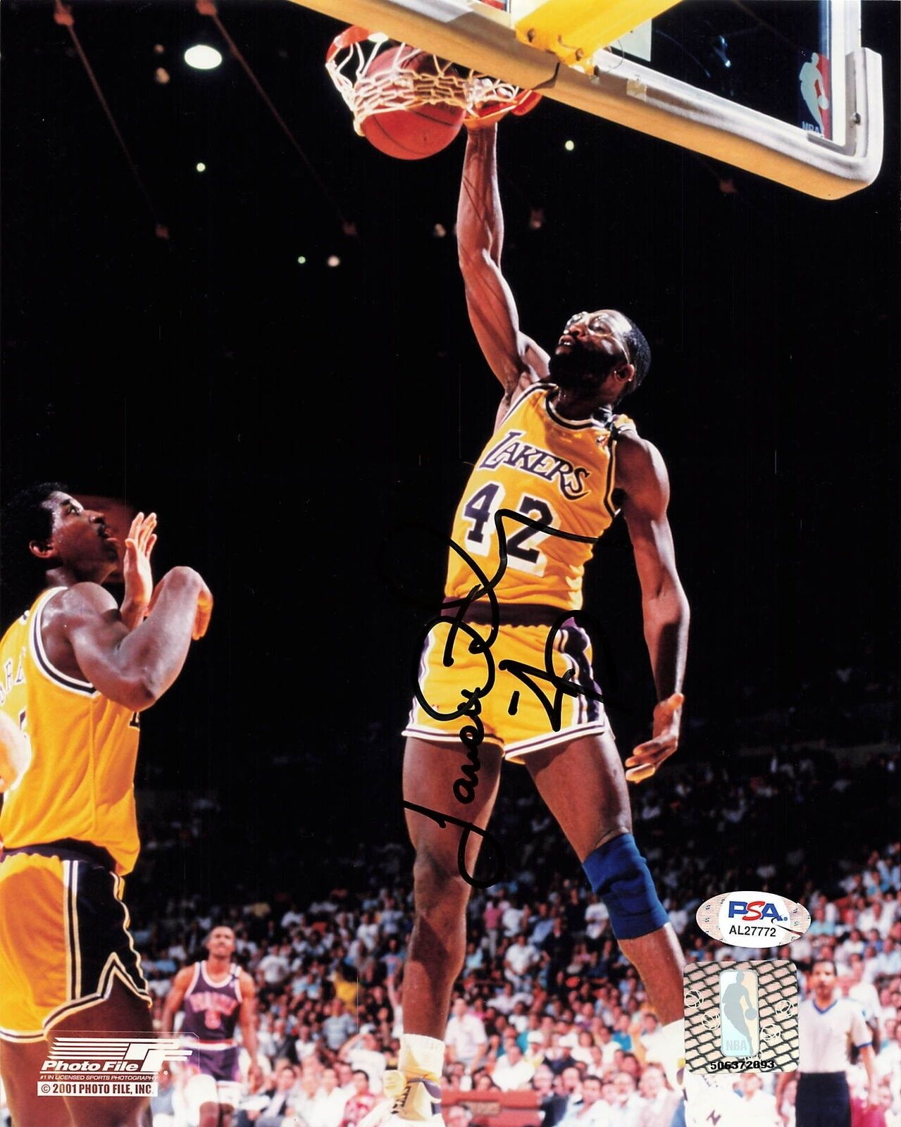 JAMES WORTHY signed 8x10 Photo PSA/DNA Lakers Autographed