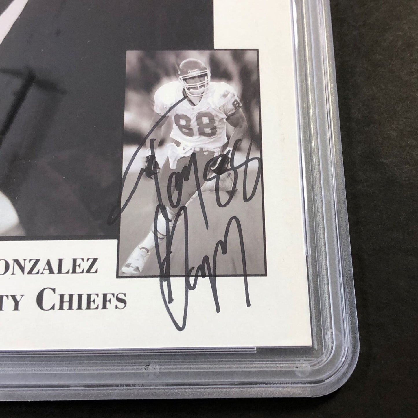 Tony Gonzalez Signed 8x10 Photo PSA/DNA Slabbed Auto Kansas City Chiefs