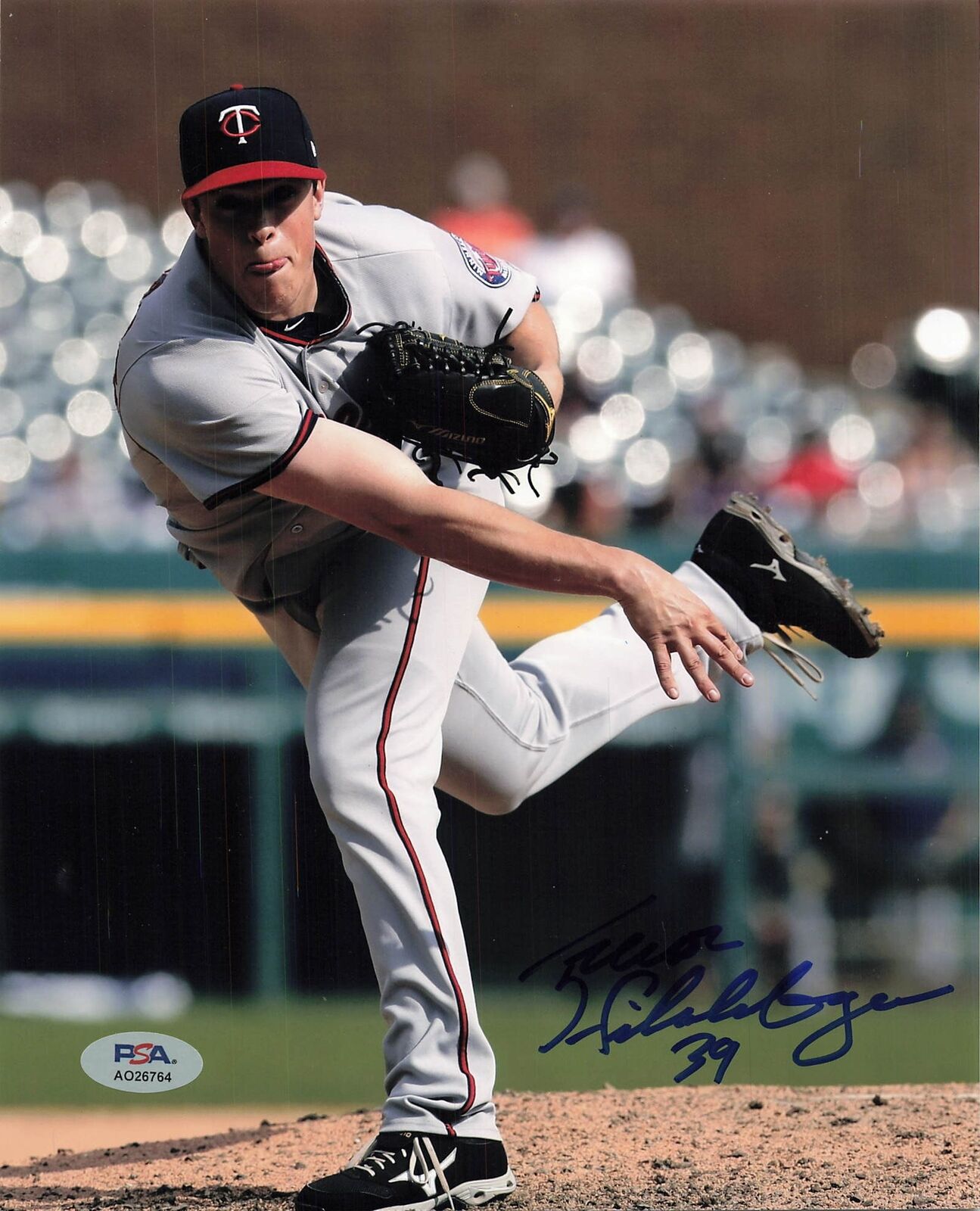 Trevor Hildenberger signed 8x10 photo PSA/DNA Minnesota Twins Autographed