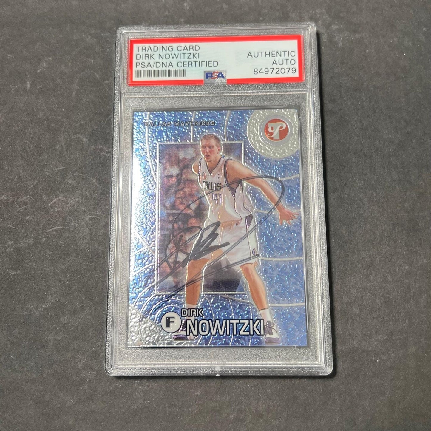 2002-03 Topps Pristine #44 Dirk Nowitzki Signed AUTO Card PSA/DNA Slabbed Autogr