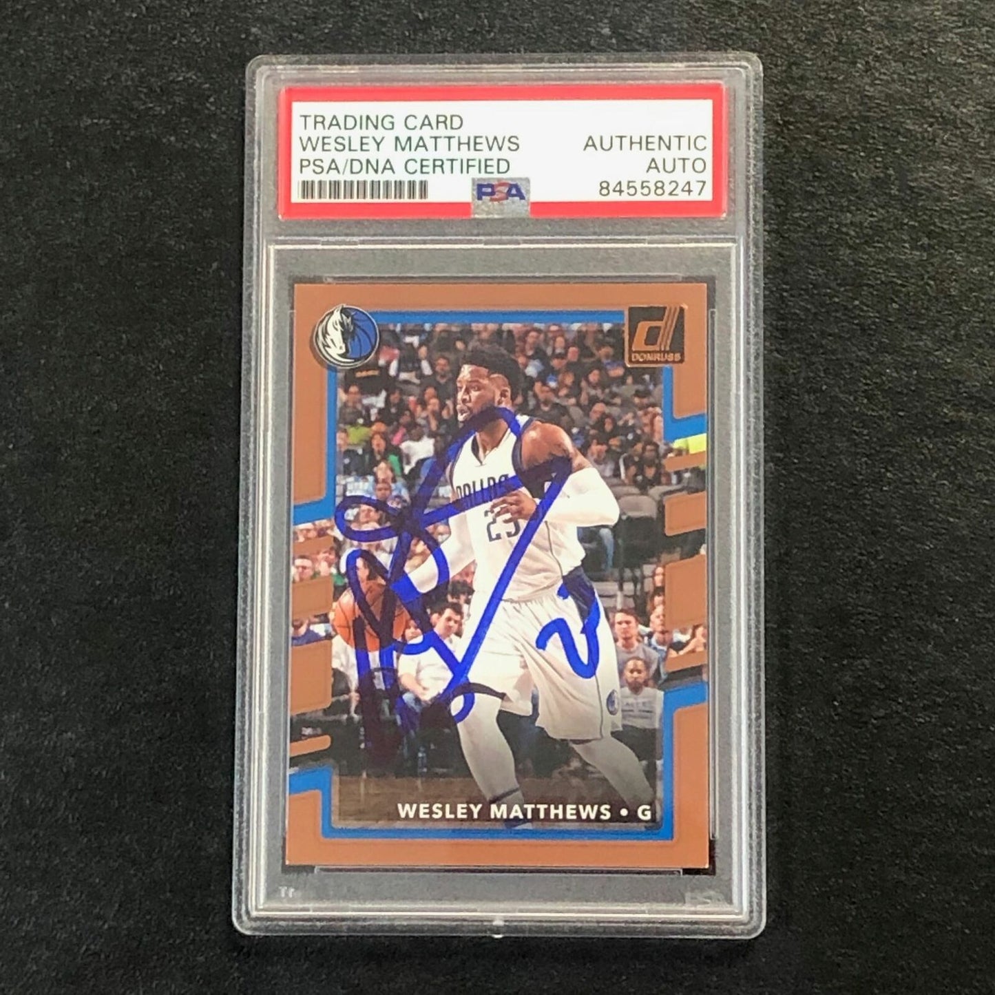 2017-18 Donruss #33 Wesley Matthews Signed Card AUTO PSA Slabbed Mavericks