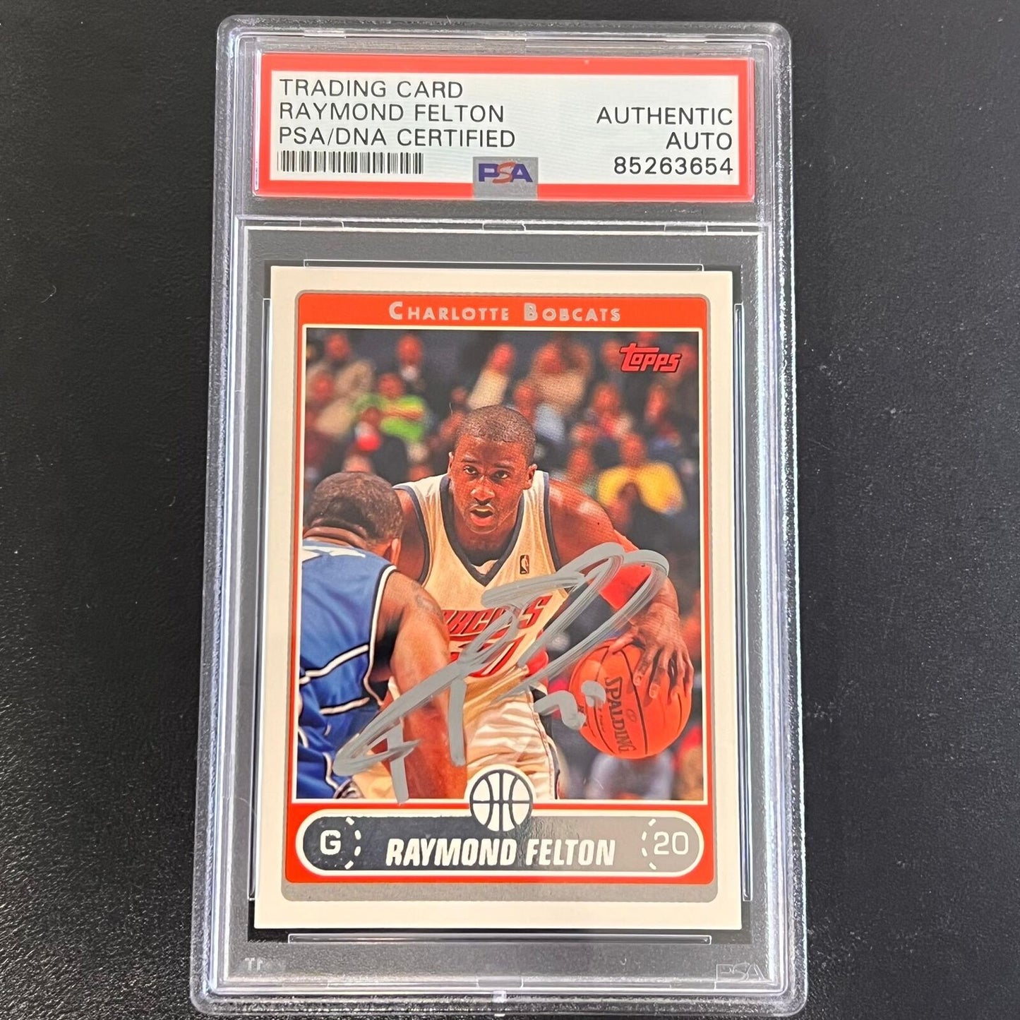 2006-07 Topps NBA Properties #20 Raymond Felton Signed Card AUTO PSA/DNA Slabbed