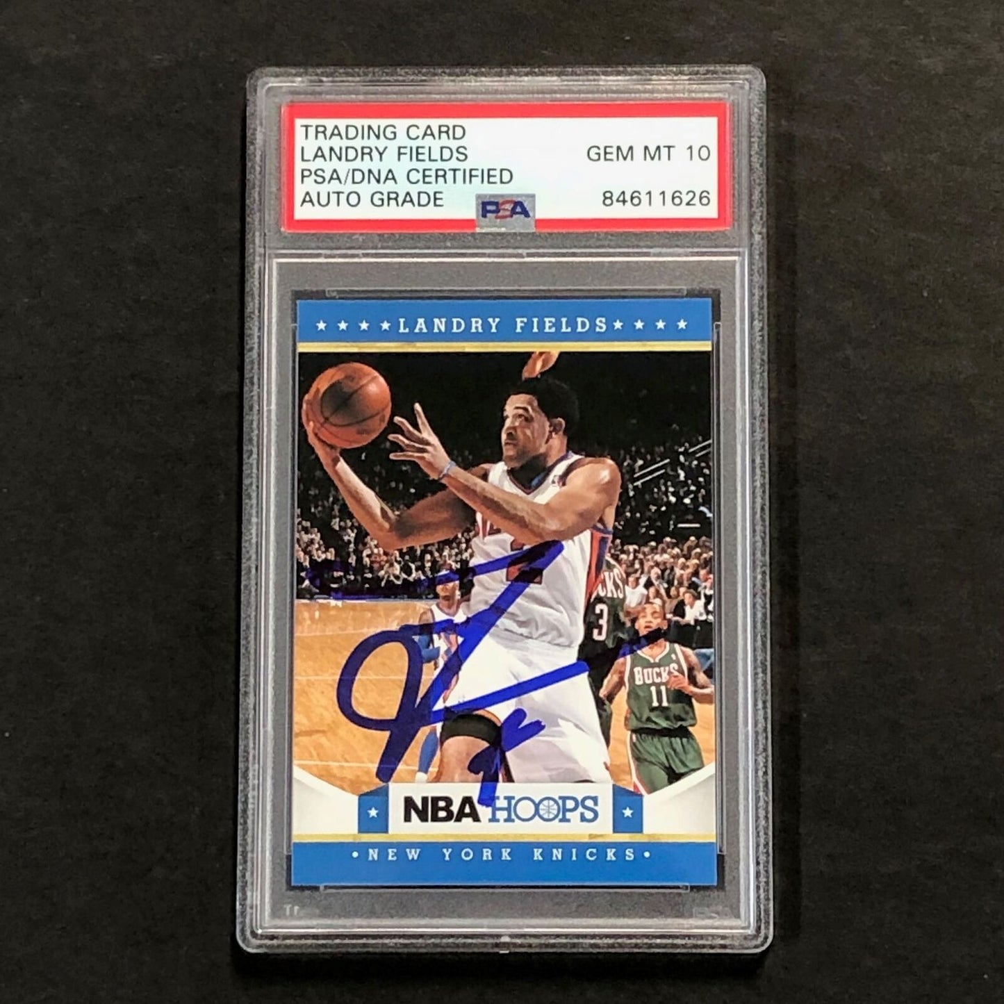 2012-13 NBA Hoops #17 Landry Fields Signed Card AUTO 10 PSA Slabbed Knicks