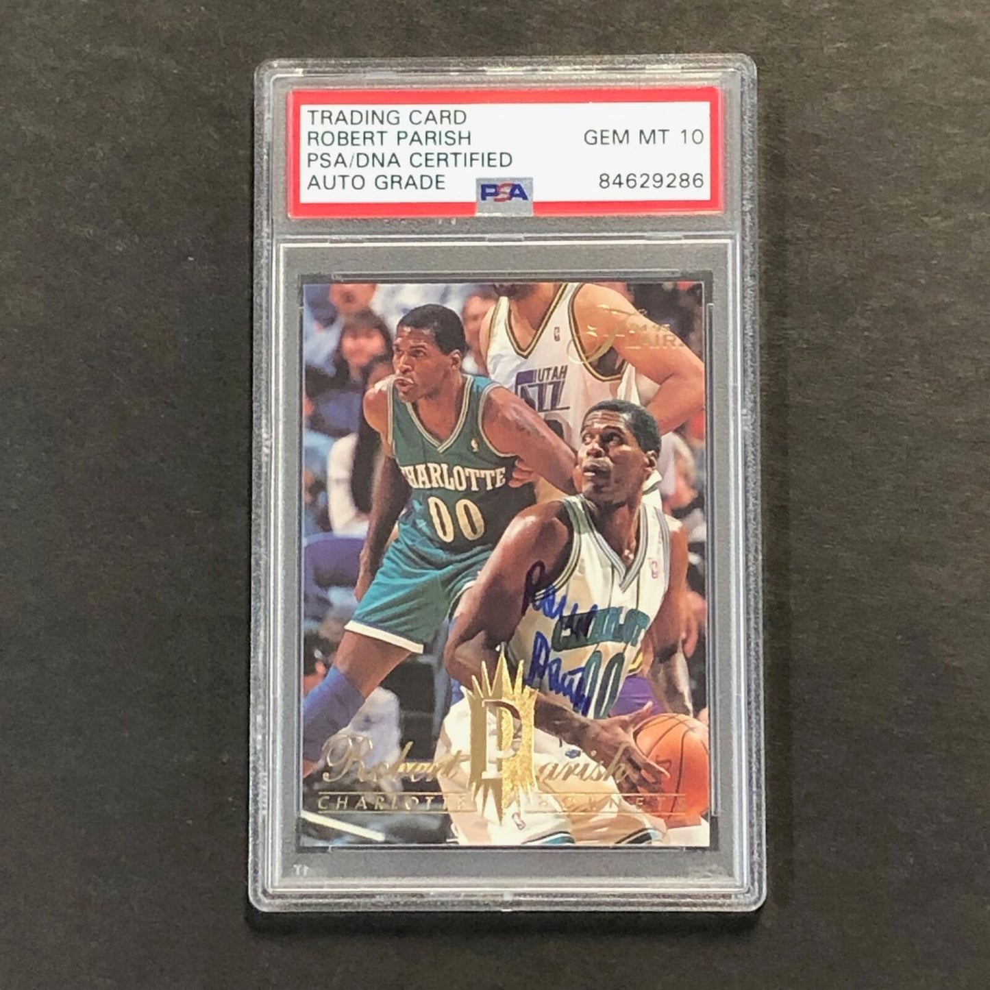 1994-95 Flair #191 Robert Parish Signed AUTO 10 PSA Slabbed Hornets