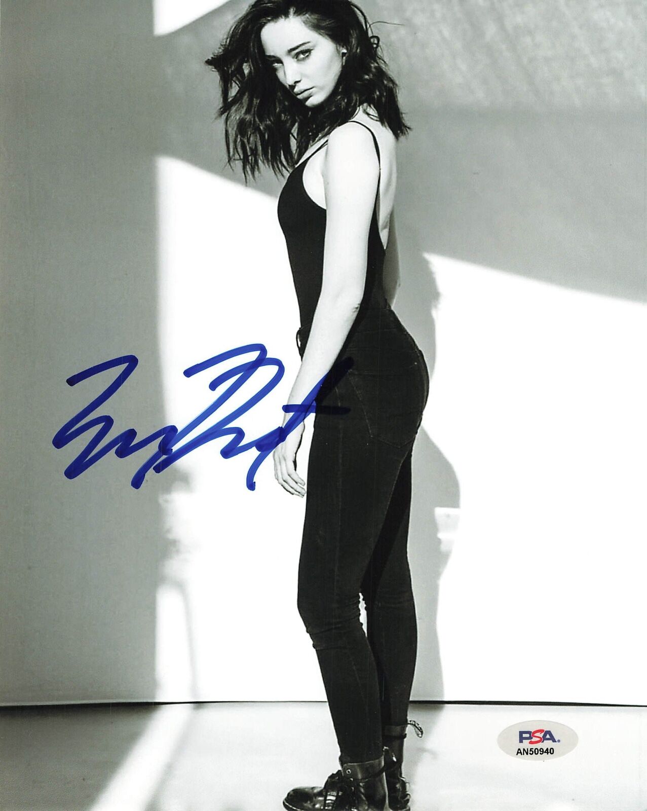 Emma Dumont signed 8x10 photo PSA/DNA Autographed