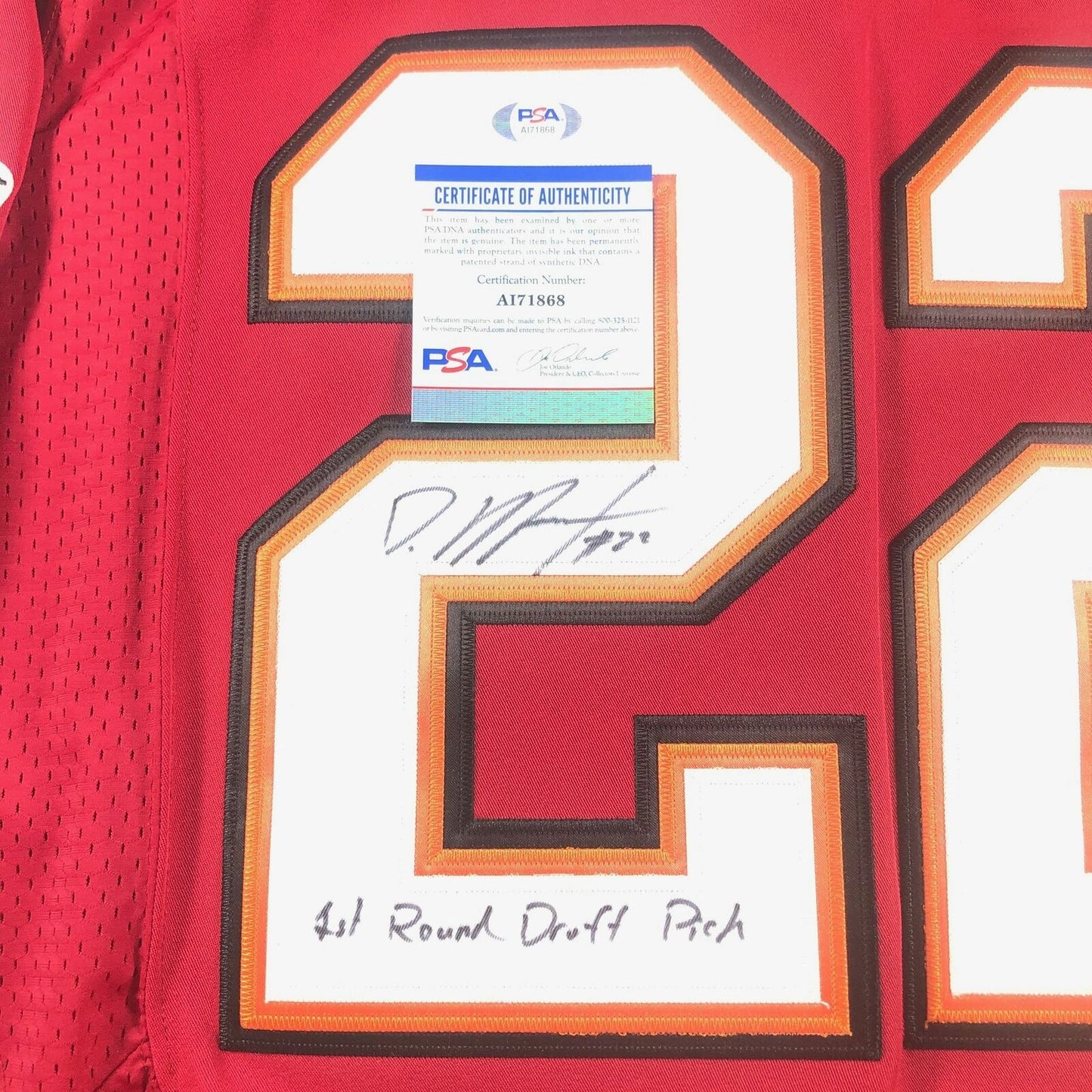 Doug Martin signed Jersey PSA/DNA Tampa Bay Buccaneers Autographed