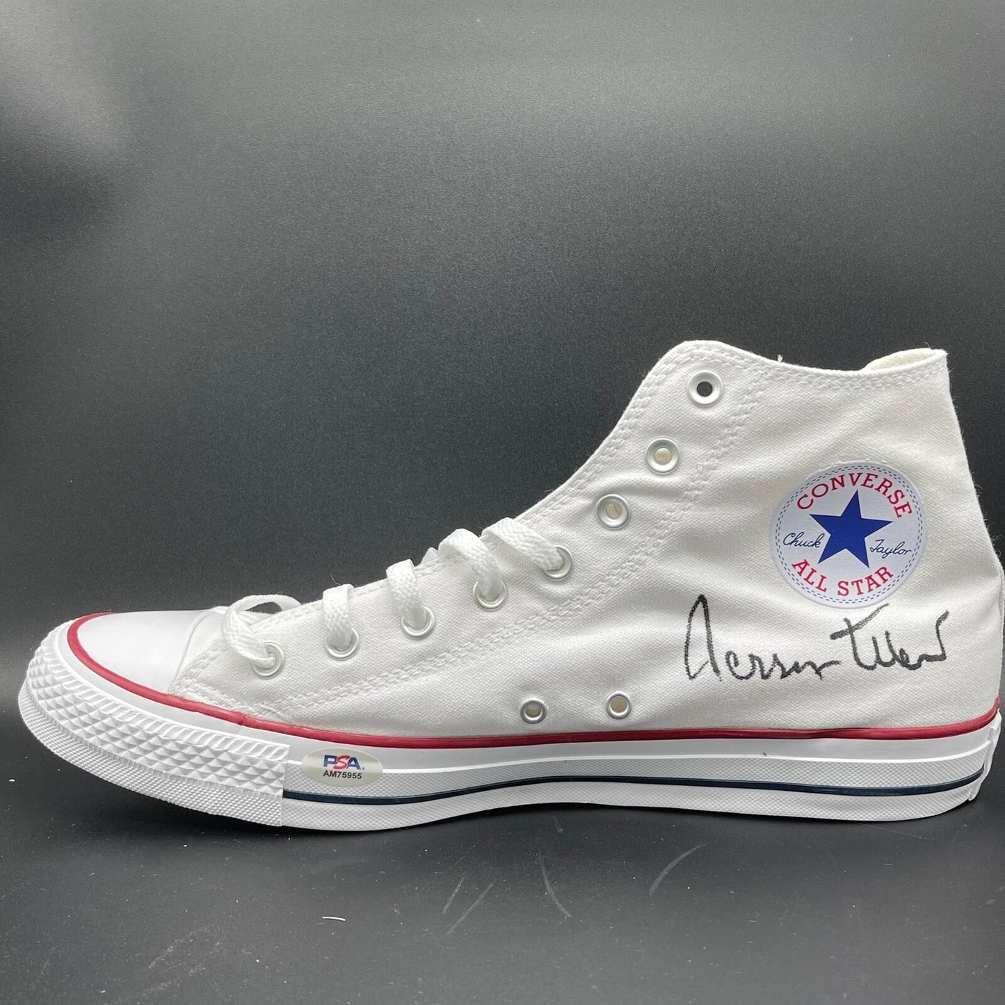 Jerry West signed Converse Chuck Taylor Right Shoe PSA/DNA Los Angeles Lakers