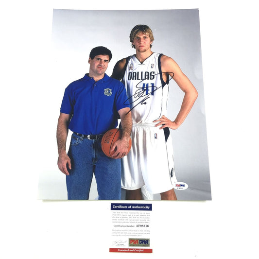 Dirk Nowitzki Signed 11x14 Photo PSA/DNA Dallas Mavericks Autographed