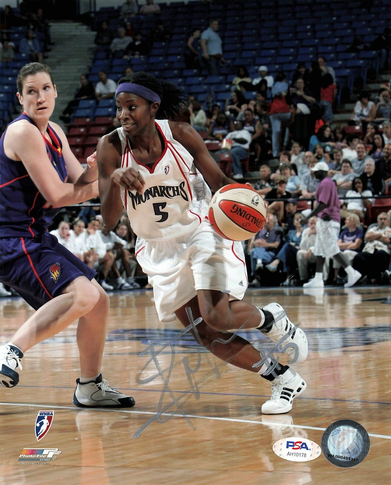 Scholonda Robinson Signed 8x10 photo WNBA PSA/DNA Autographed Sacramento Monarch