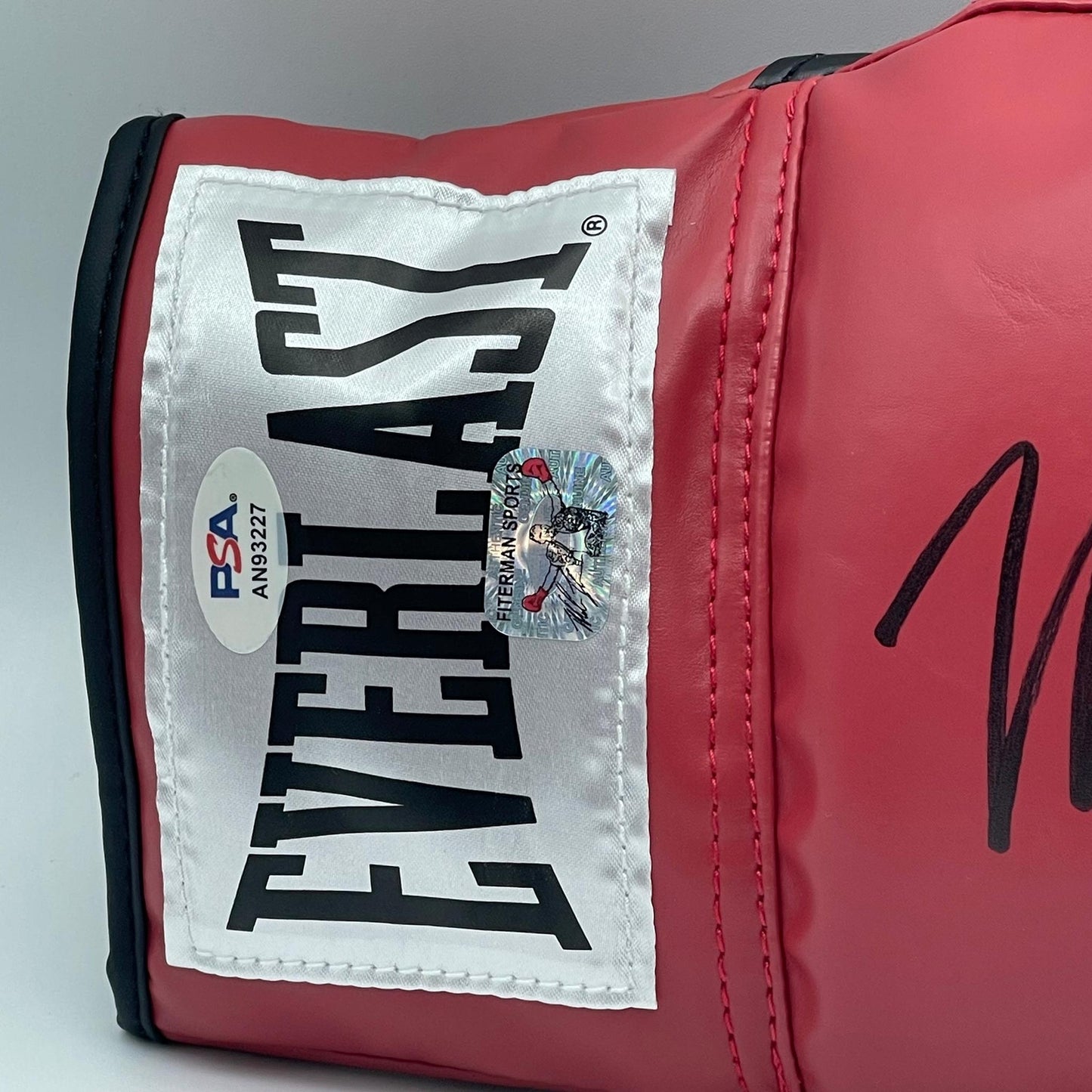 Mike Tyson Signed Boxing Glove PSA/DNA Boxing Right