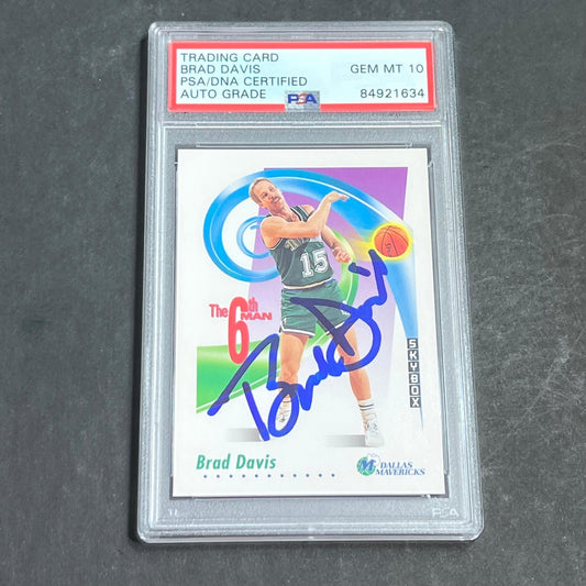 1992-93 Skybox #437 Brad Davis Signed Card AUTO 10 PSA Slabbed Mavericks