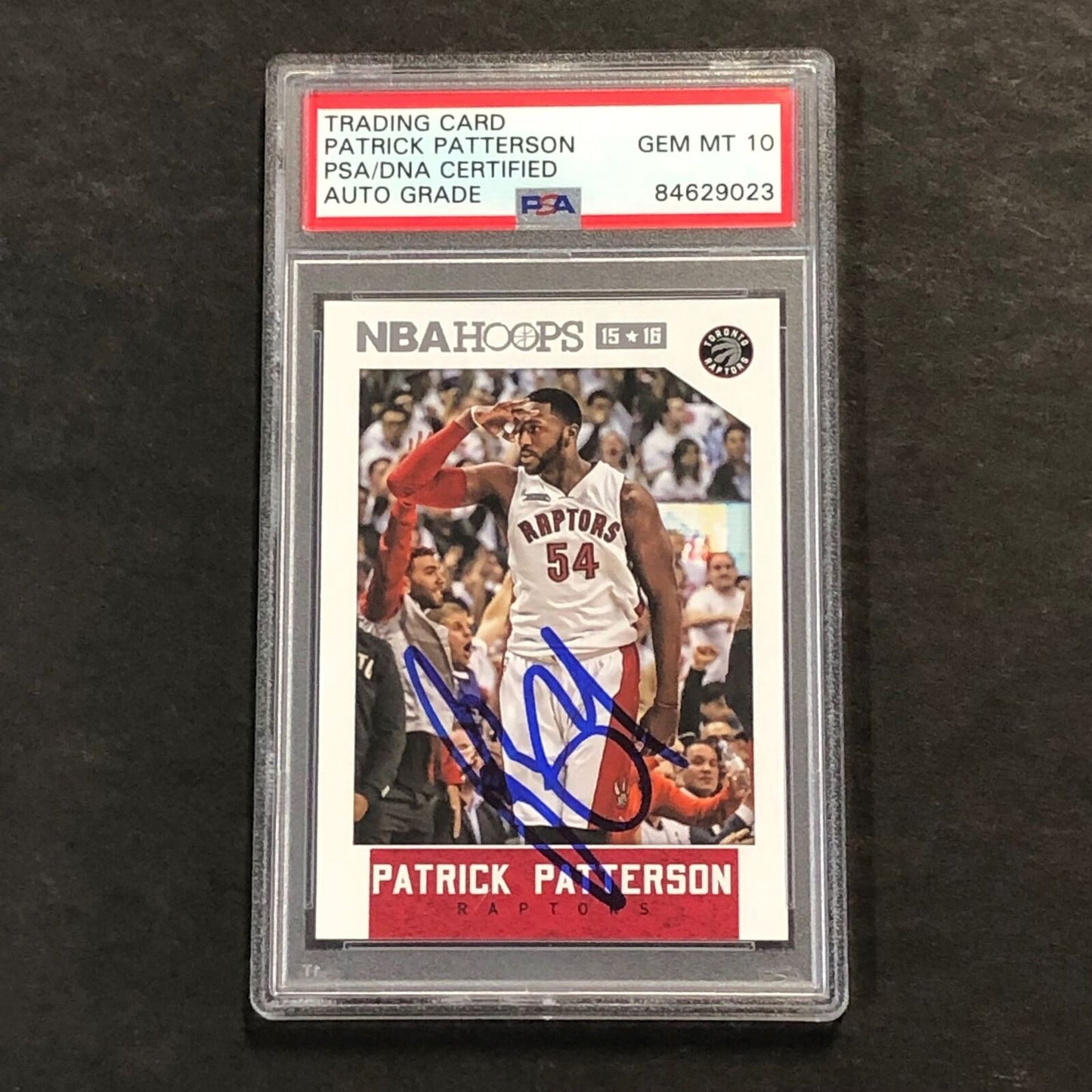 2015-16 NBA Hoops #196 Patrick Patterson Signed Card AUTO 10 PSA Slabbed Raptors