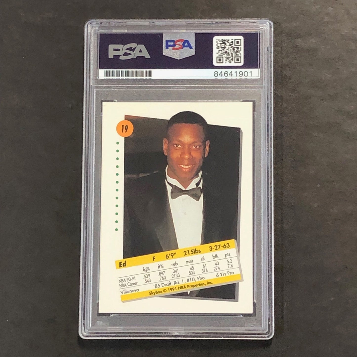 1991-92 Skybox #19 Ed Pinckney Signed Card AUTO PSA Slabbed Celtics