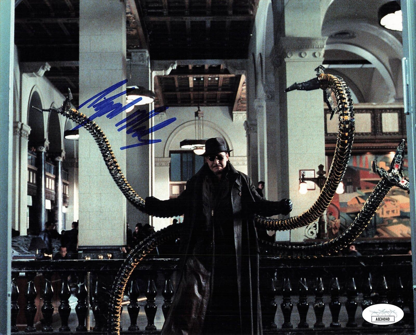 Alfred Molina signed 8x10 photo JSA Autographed