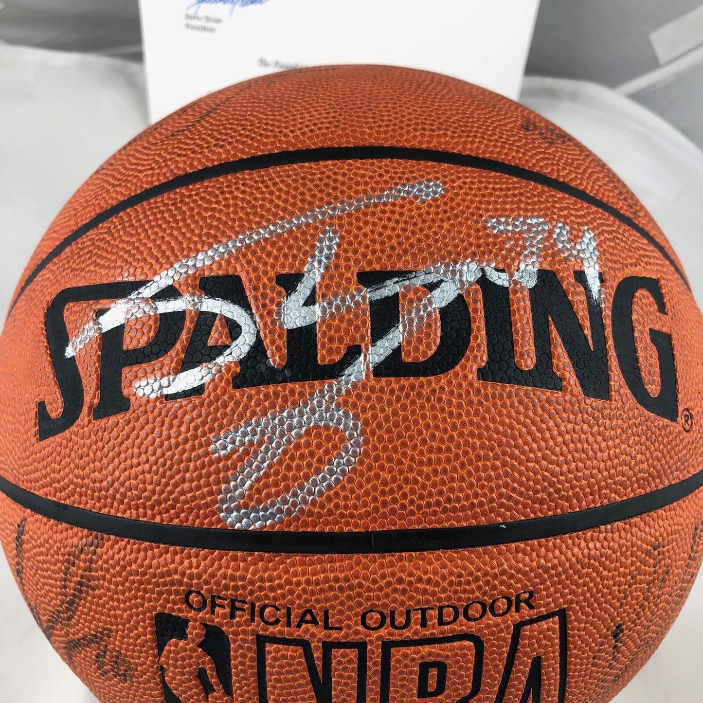 2000-2001 Los Angeles Lakers Team Signed Basketball PSA/DNA Kobe Bryant